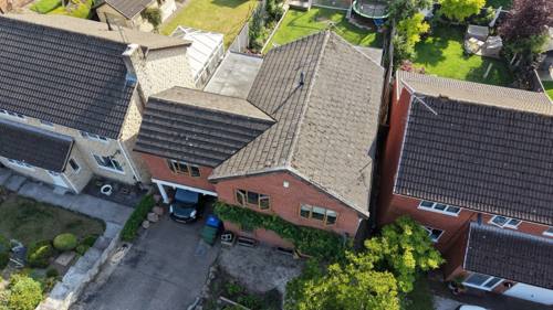 Single house from above, wide